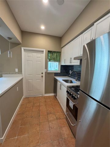 725 NE 91st St 1D, Miami Shores, FL 33138