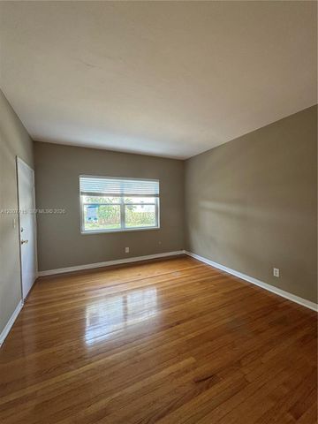 725 NE 91st St 1D, Miami Shores, FL 33138