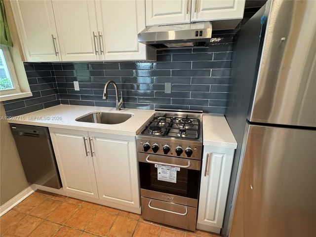 725 NE 91st St 1D, Miami Shores, FL 33138