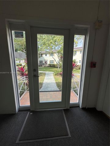 725 NE 91st St 1D, Miami Shores, FL 33138