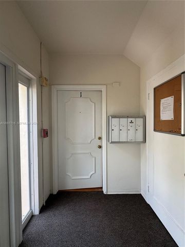 725 NE 91st St 1D, Miami Shores, FL 33138