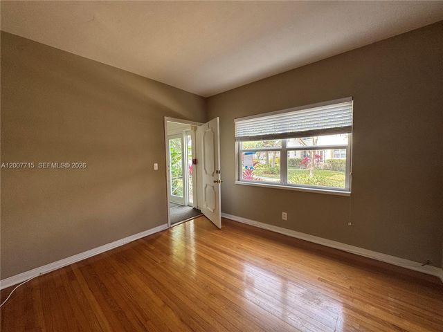 725 NE 91st St 1D, Miami Shores, FL 33138