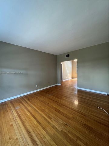 725 NE 91st St 1D, Miami Shores, FL 33138