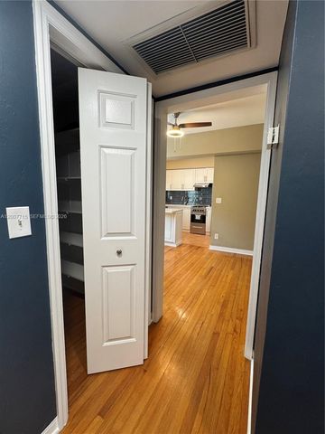 725 NE 91st St 1D, Miami Shores, FL 33138