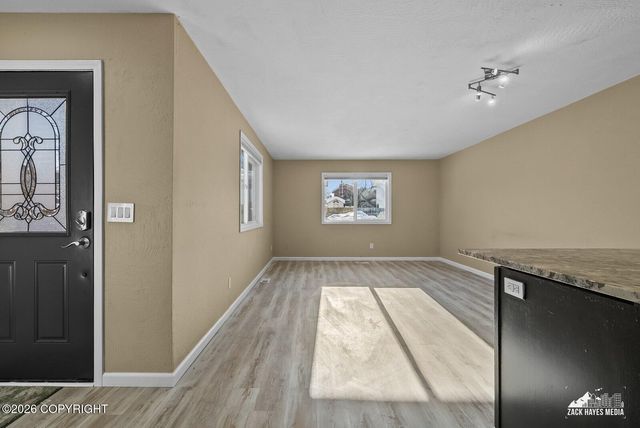 6230 Gross Drive, Anchorage, AK 99507