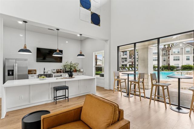 14807 Woodland Hills Drive 7104, Houston, TX 77396