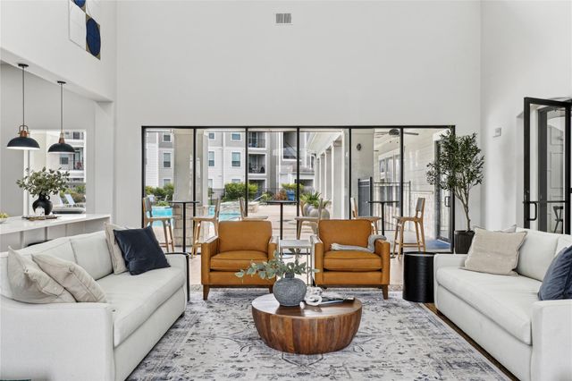 14807 Woodland Hills Drive 7104, Houston, TX 77396