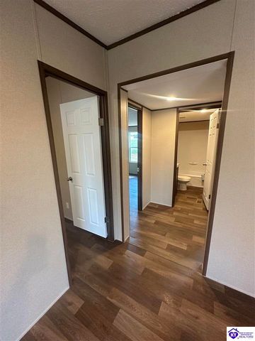 102 N Center Street, Irvington, KY 40146