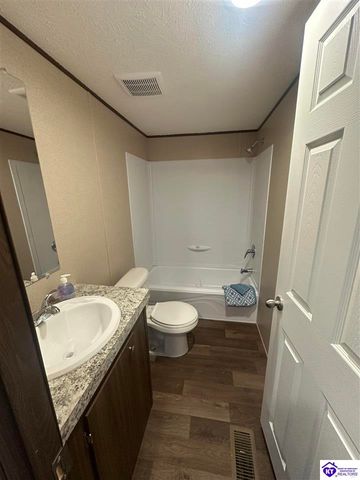 102 N Center Street, Irvington, KY 40146