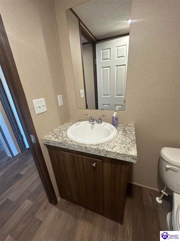 102 N Center Street, Irvington, KY 40146