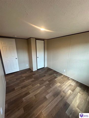 102 N Center Street, Irvington, KY 40146