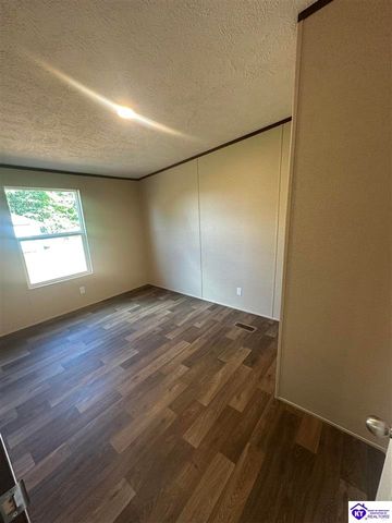 102 N Center Street, Irvington, KY 40146