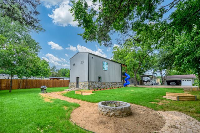 176 Denison Drive, Pottsboro, TX 75076