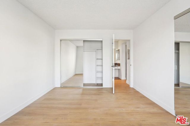 1352 S Carmelina Avenue 206, Los Angeles, CA 90025