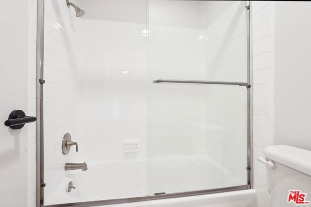 1352 S Carmelina Avenue 206, Los Angeles, CA 90025