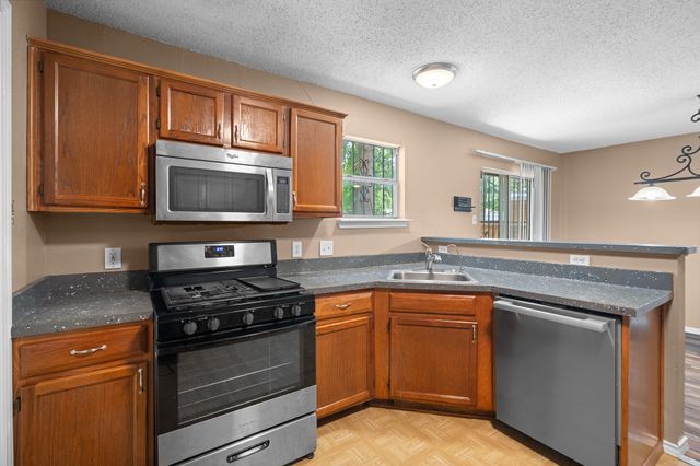 10323 Budtime Lane, Dallas, TX 75217