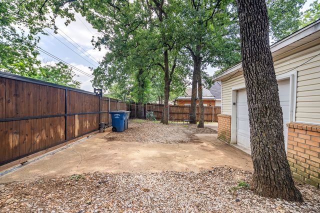 10323 Budtime Lane, Dallas, TX 75217