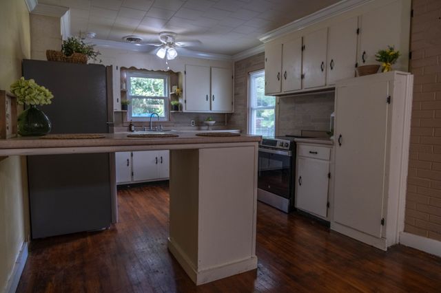 118 Bone Cave Rd, Rock Island, TN 38581