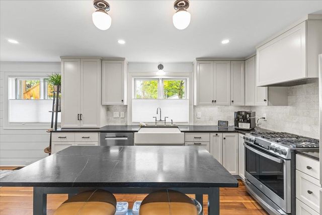 3122 North Avenue, Burlington, VT 05408