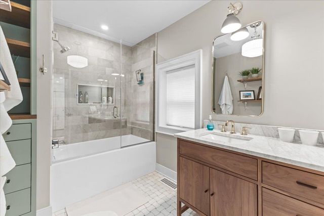 3122 North Avenue, Burlington, VT 05408