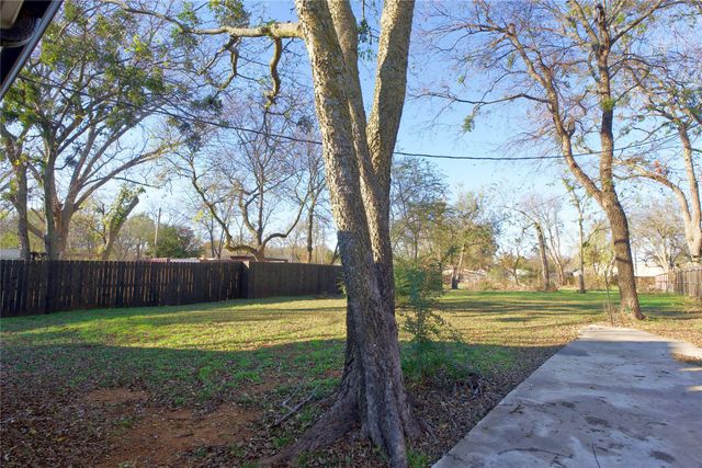 311 W Main Street, Whitesboro, TX 76273