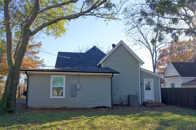 311 W Main Street, Whitesboro, TX 76273