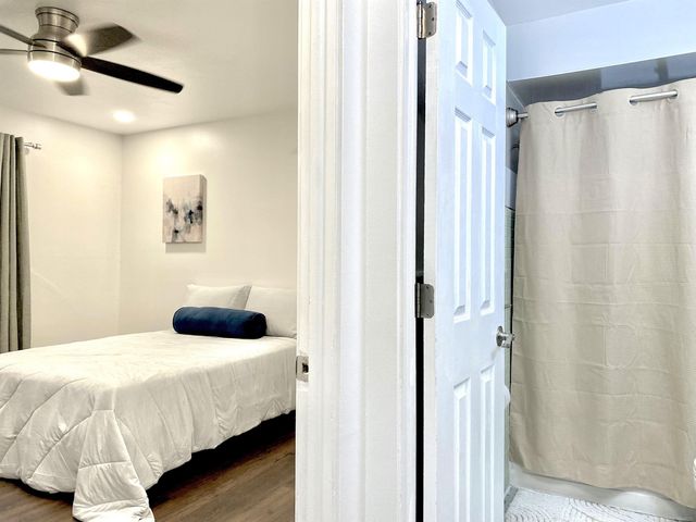 4840 Briarwood Avenue Unit C8, Royal Oak, MI 48073