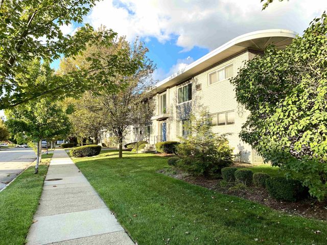 4840 Briarwood Avenue Unit C8, Royal Oak, MI 48073