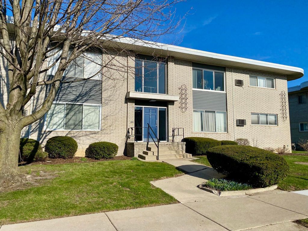 4840 Briarwood Avenue Unit C8, Royal Oak, MI 48073