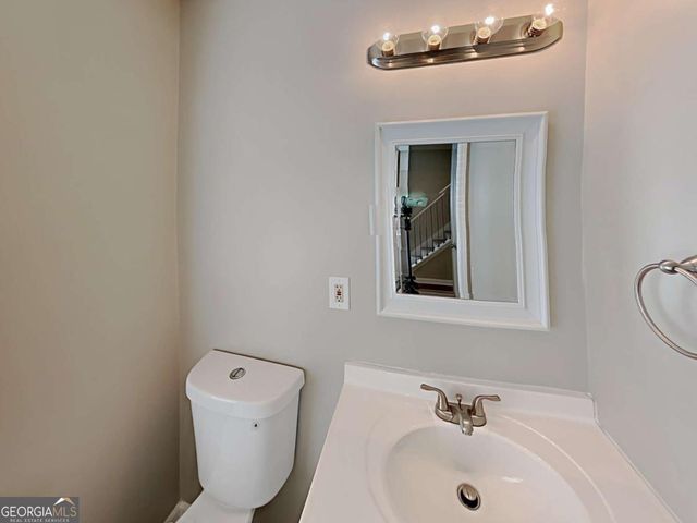 411 River Point Drive, Woodstock, GA 30188