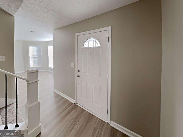 411 River Point Drive, Woodstock, GA 30188