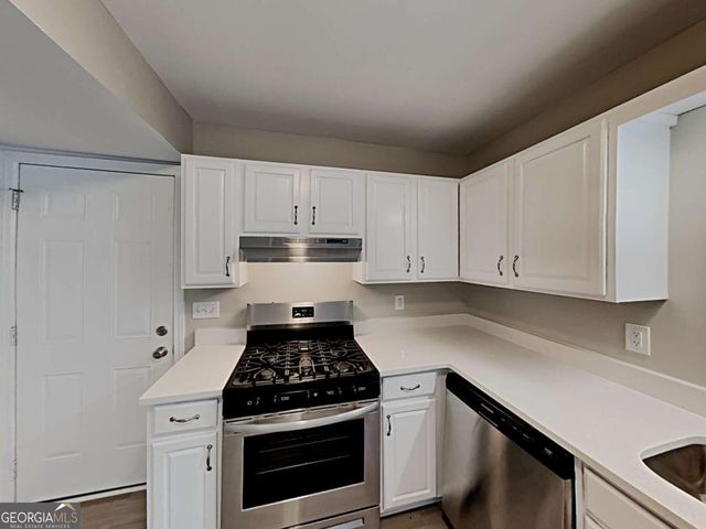 411 River Point Drive, Woodstock, GA 30188