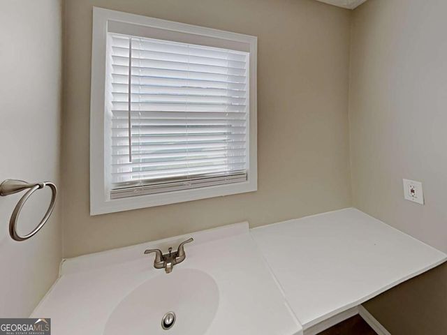 411 River Point Drive, Woodstock, GA 30188