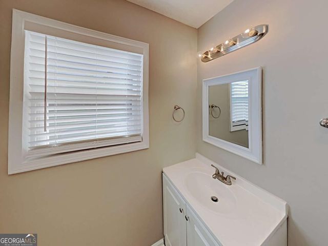 411 River Point Drive, Woodstock, GA 30188