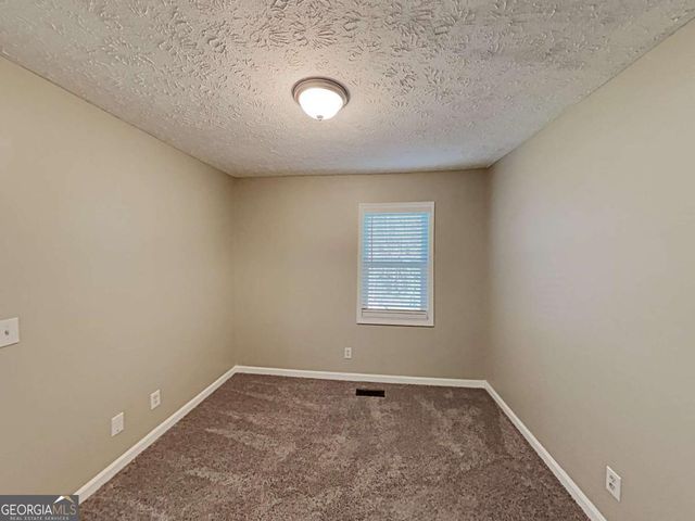 411 River Point Drive, Woodstock, GA 30188