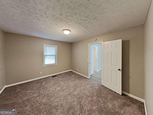 411 River Point Drive, Woodstock, GA 30188