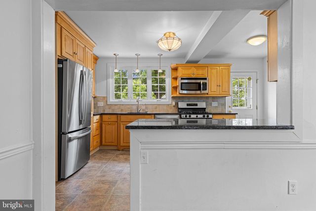 239 LOWRYS LN, Bryn Mawr, PA 19010