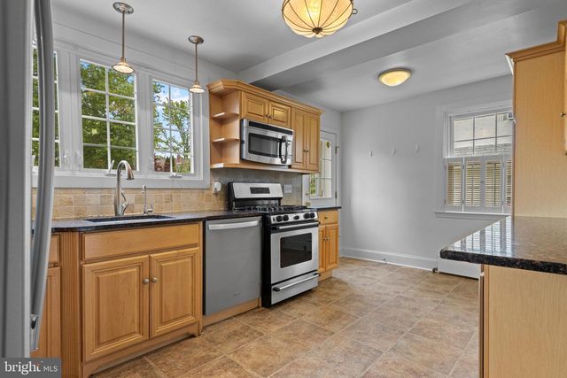239 LOWRYS LN, Bryn Mawr, PA 19010