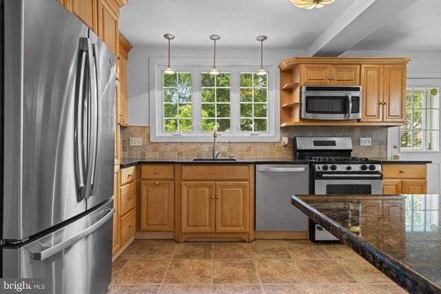 239 LOWRYS LN, Bryn Mawr, PA 19010