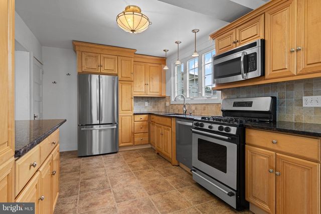 239 LOWRYS LN, Bryn Mawr, PA 19010