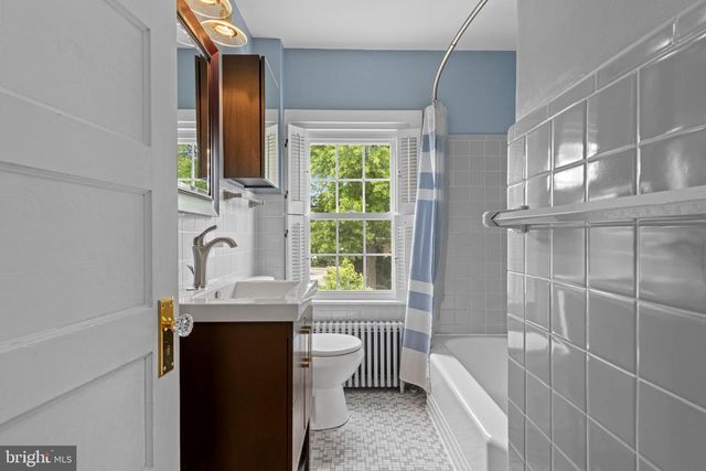 239 LOWRYS LN, Bryn Mawr, PA 19010