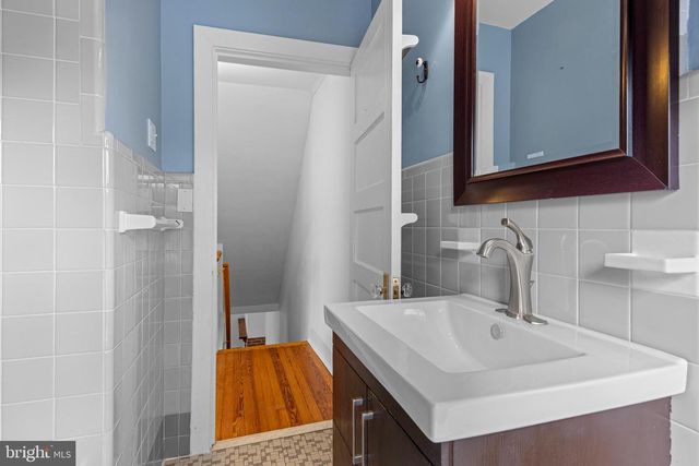 239 LOWRYS LN, Bryn Mawr, PA 19010