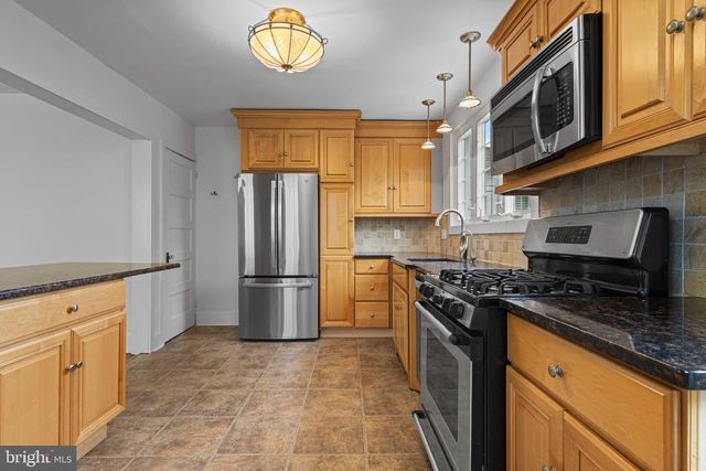 239 LOWRYS LN, Bryn Mawr, PA 19010