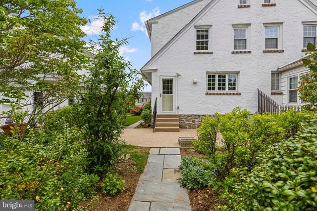 239 LOWRYS LN, Bryn Mawr, PA 19010