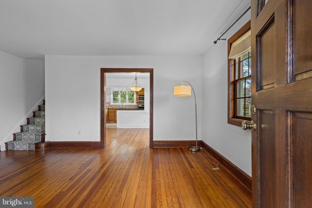 239 LOWRYS LN, Bryn Mawr, PA 19010