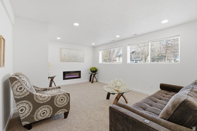 9828 S PINEHURST DR, Sandy, UT 84092