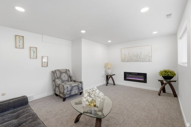 9828 S PINEHURST DR, Sandy, UT 84092