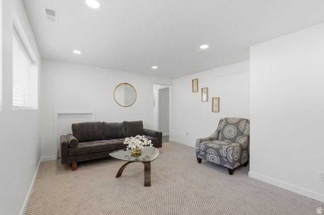 9828 S PINEHURST DR, Sandy, UT 84092