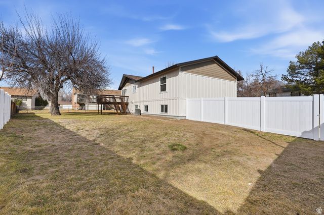 9828 S PINEHURST DR, Sandy, UT 84092