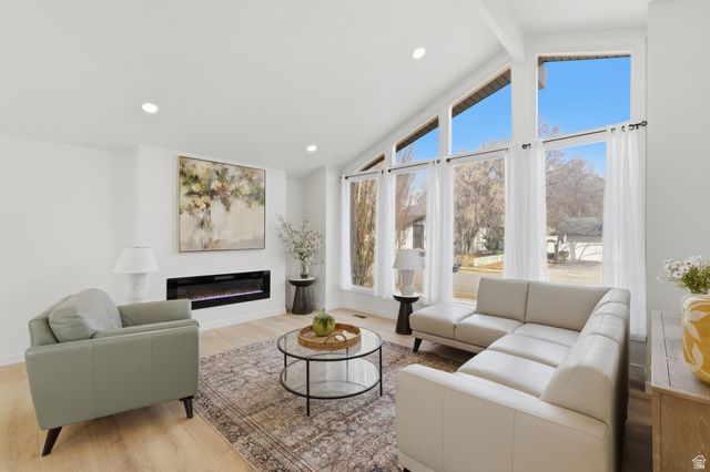 9828 S PINEHURST DR, Sandy, UT 84092